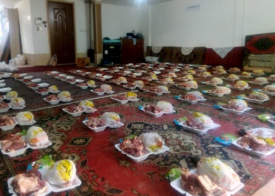 توزيع ۱۱۰ بسته گوشت قرمز و مرغ به همت کانون الزهرا(س) اردبيل