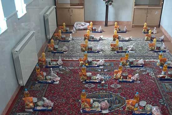 توزيع 50 بسته معيشتي به همت کانون فرهنگي هنري الهادي (ع) اردبيل