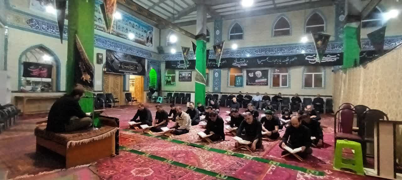 بيش از 100 محفل انس با قرآن کريم در شب عاشورا در مساجد برگزار شد