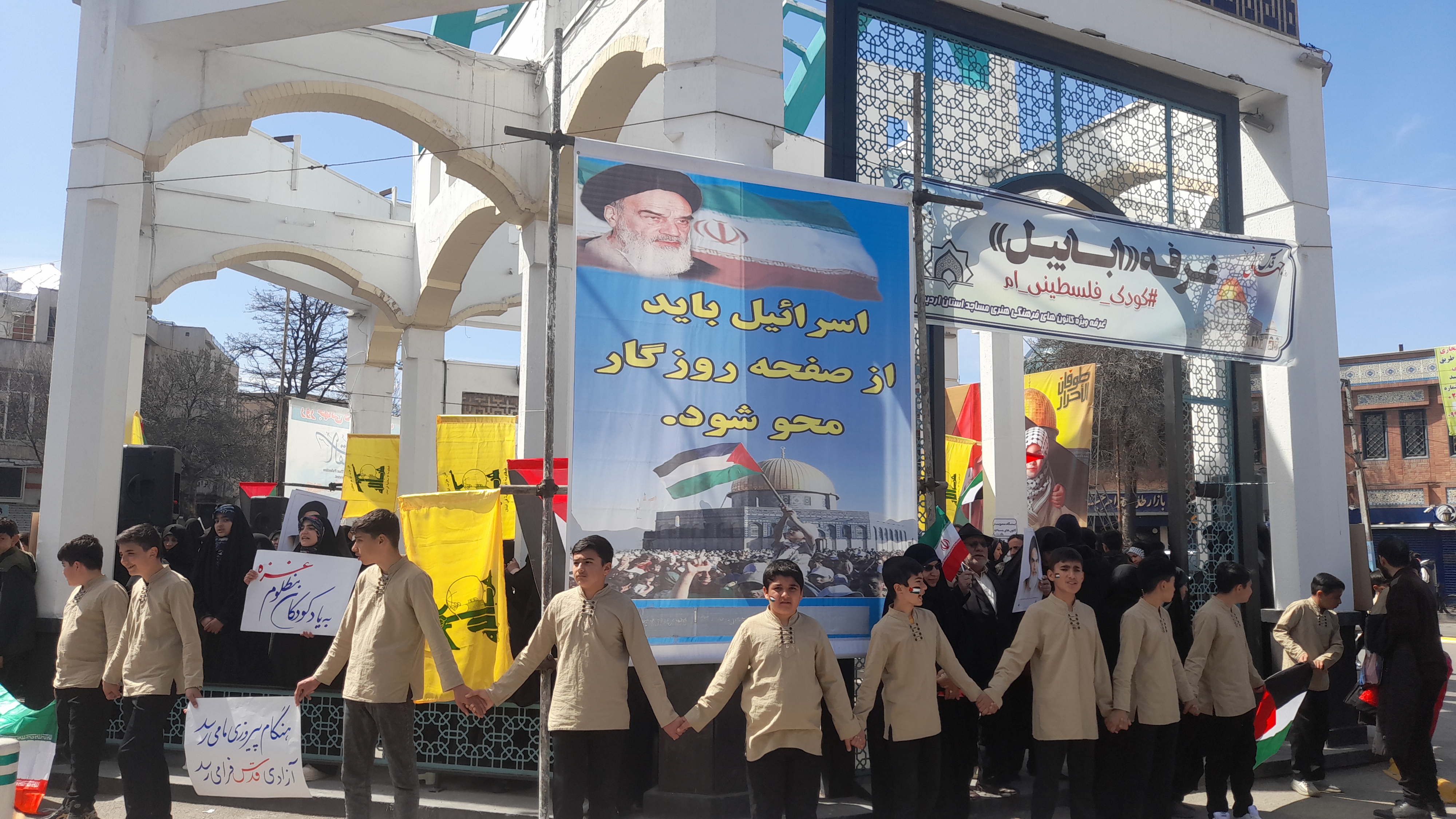 همبستگي بچه‌هاي مسجد با کودکان فلسطيني / غرفه کانون‌هاي مساجد با عنوان «کودک فلسطيني‌ام» برپا شد